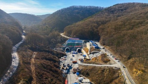 MAJSTORI RADE PUNOM PAROM: Evo dokle su stigli radovi na Fruškogorskom koridoru i najdužem tunelu u Srbiji (VIDEO)