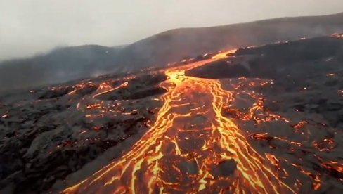 ПРОРАДИО ВУЛКАН НА ИСЛАНДУ: Шеста ерупција на полуострву Рејкјанес од 2021.