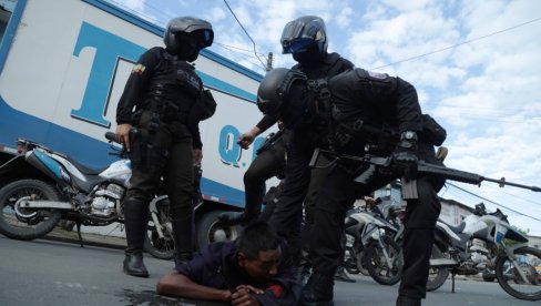 MLADA POLITIČARKA UBIJENA NASRED ULICE, PRED GOMILOM LJUDI: Jezive scene u Ekvadoru (FOTO)