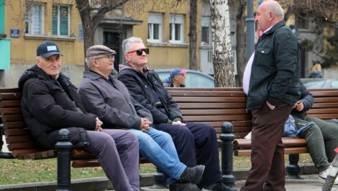PENZIONERIMA DESET POVIŠICA: Koliko su rasla mesečna primanja najstarijih građana Srpske od 2020. godine