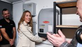 МИНИСТАРКА ЂЕДОВИЋ НА ОТВАРАЊУ: Пуштена у рад фотонапонска соларна електрана на Центру за несталу и злостављању децу у Новом Саду (ФОТО)