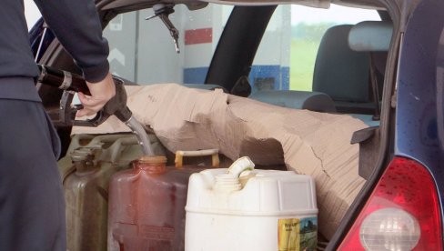 EVRODIZEL I DO 3.30 KM: Cene na pumpama u Srpskoj iz dana u dan rastu