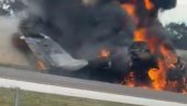 СУДАР АВИОНА И АУТОМОБИЛА: Авио несрећа на Флориди (ВИДЕО)