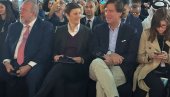 PREMIJERKA U DRUŠTVU KARLSONA I KUBANSKOG PREMIJERA: Brnabićeva na Svetskom samitu vlada sa uticajnim zvaničnicima u žiži svetske javnosti