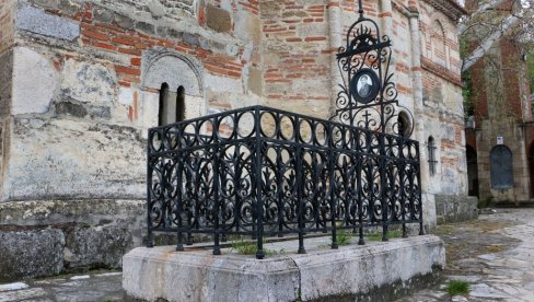 ПОЧАСТ ЗА ПИСЦА СРЕТЕЊСКОГ УСТАВА: Представници УНС-а  посетиће гроб Димитрија Давидовића у Смедереву