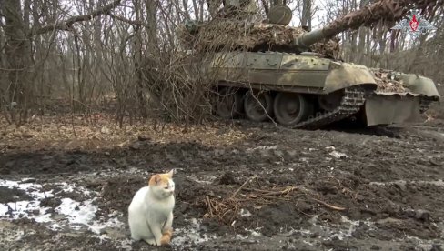 Т-90 ПРЕЖИВЕО УДАР ДРОНА КАМИКАЗЕ: Нови модели руског тенка отпорни на смрт из ваздуха (ВИДЕО)