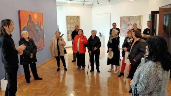 ПЕНЗИОНЕРИМА 500 КЊИГА НА ПОКЛОН: Акција новосадске Галерије ликовне уметности Поклон-збирка Рајка Мамузића