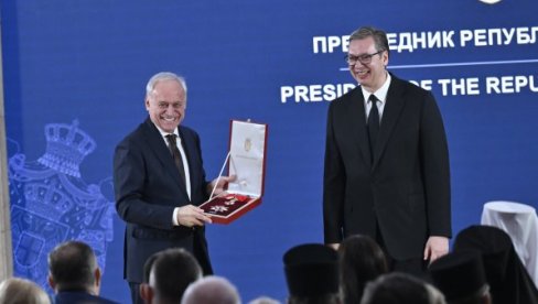 SAMO SLOBODA SRBIJE NE SME DA IMA CENU: Povodom Dana državnosti predsednik Vučić uručio odlikovanja