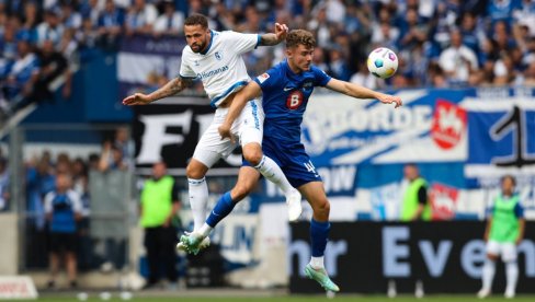 STARA DAMA IGRA NA MALO GOLOVA: Gosti su u evidenttnom padu forme