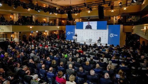 ЗВЕЦКАЊЕ ОРУЖЈЕМ И СТРАХ ЗА МИР: Минхенска конференција - Уместо о безбедности, главна тема ратна стратегија против Русие