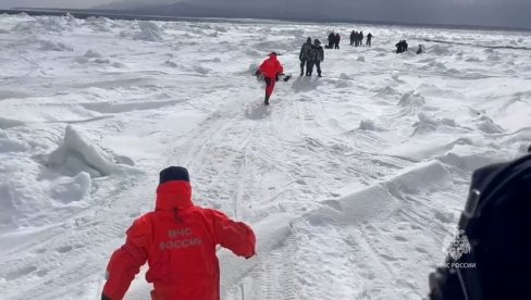 DRAMATIČNA AKCIJA SPASAVANJA: Odlomila se santa leda, ribari jedva izvukli živu glavu