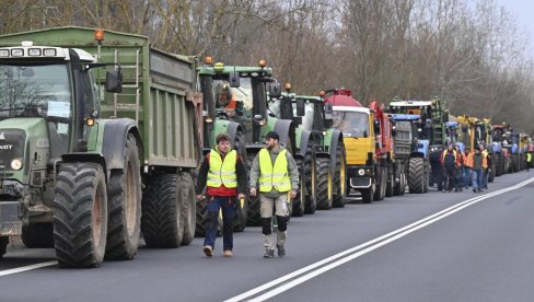 PROTEST FARMERA DUŽ ČEŠKE GRANICE: Blokiraju prelaze i traže promenu politike EU
