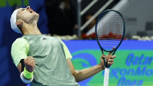 ВЕЛИКА СЕНЗАЦИЈА У ДОХИ: Млади Чех приредио ново чудо, елиминисао петог тенисера света