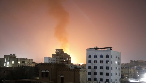 NOVE BORBE NA BLISKOM ISTOKU: Huti gađali američki tanker, Zapadne sile uzvratile napadom na glavni grad Jemena