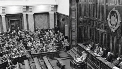 SUSRET SA ISTORIJOM - Srbija platila najveću cenu Ustavnih promena: Pola veka od donošenja ustava iz 1974.