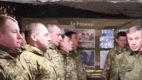 GERASIMOV NA FRONTU U UKRAJINI: Najistaknutijim vojnicima uručio Ordene za hrabrost