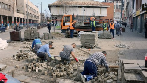 UMESTO UNIŠTENIH PLOČA - GRANITNA KOCKA: Nova rekonstrukcija Đušinog sokačeta u Smederevu