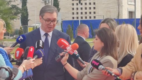 ILI IMATE POLITIKU, ILI JE NEMATE Vučić na pitanje Novosti - Možete samo da se borite za svoju politiku, ja sam to radio