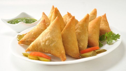 PRIJA DUŠI I TELU, MAGIJA U SVAKOM ZALOGAJU: Samosa - tradicionalno indijsko jelo