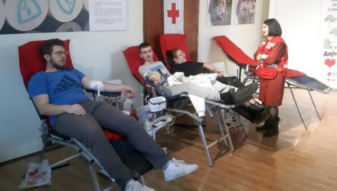 АКЦИЈА ДОБРОВОЉНОГ ДАВАЛАШТВА: Хумани Неготинци донирали 69 јединица крви