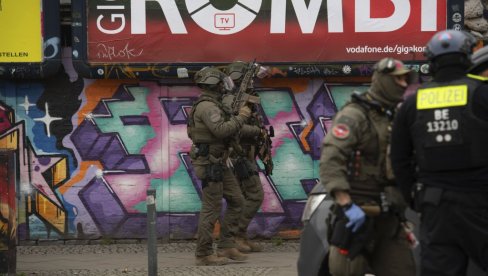 ВЕЛИКА АКЦИЈА НЕМАЧКИХ СПЕЦИЈАЛАЦА: Погледајте снимак са улица Берлина - Лов на терористе усред дана (ВИДЕО)