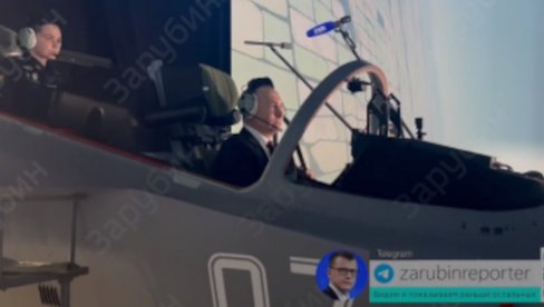 ПУТИН КАКВОГ ЈОШ НИСТЕ ВИДЕЛИ: Погледајте како руски председник управља симулатором авиона (ВИДЕО)