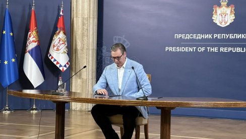 ВУЧИЋ: Седница Скупштине Србије одложена за 7 дана