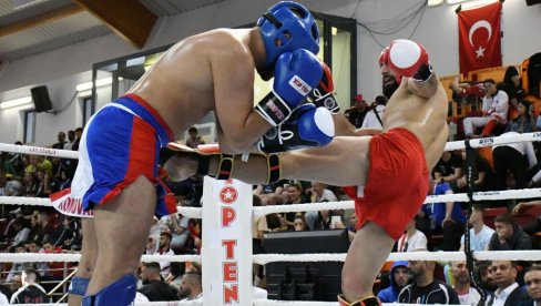 БОР НАЈУСПЕШНИЈИ: Одржано првенство Србије у кик-боксу