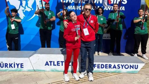 SREBRNI DUNJIN KORAK: Reprezentativka Srbije druga u trci na pet kilometara u brzom hodanju na prvenstvu Balkana, u Turskoj (FOTO)