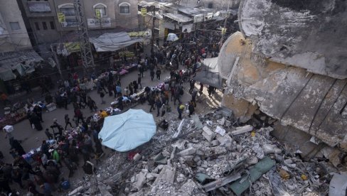 POGINULO SKORO 30 PALESTINACA DOK SU ČEKALI ISPORUKU POMOĆI: Užas u Pojasu Gaze, na stotine ranjenih