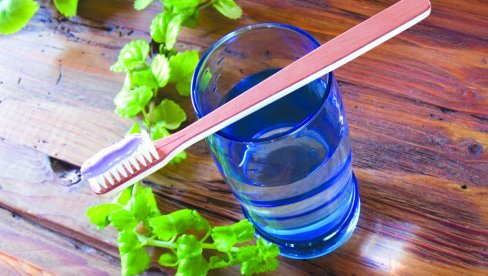 НИСУ СВИ ОРГАНСКИ ПРОИЗВОДИ ДОБРИ: Упозорење стоматолога - У пасти за зубе мања флуора