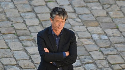 POTRAGA ZA POSLEDNJIM ZAROBLJENIKOM IZ DRUGOG SVETSKOG RATA I PORODIČNIM TAJNAMA: Objavljen Ruski roman Emanuela Karera, praoca autofikcije