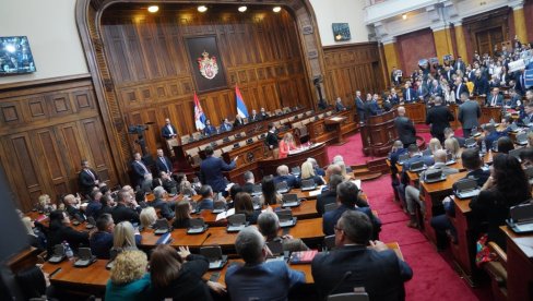 SKUPŠTINA SRBIJE NASTAVILA RAD: Bira se predsednik parlamenta (FOTO/VIDEO)