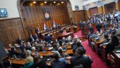 SRAMNO PONAŠANJE SRPSKE OPOZICIJE: Napustili parlament pred glasanje za predsednika Skupštine