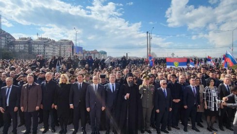 ПОЧАСТ СТРАДАЛИМ БРАНИОЦИМА ОТАЏБИНЕ: У Нишу отривена и освећена Спомен-крипта „Новим косовским јунацима“