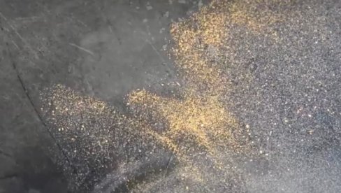 ЗЛАТНА ГРОЗНИЦА: Млади Авганистанци окрећу се копању злата како би обезбедили своје породице (ВИДЕО)