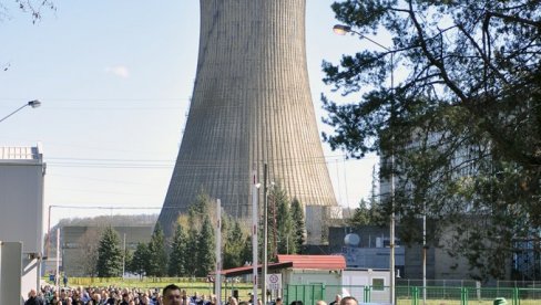УГАЉ ЈЕ НАШ ХЛЕБ: Протест незадовољних радника Рудника и Термоелектране Угљевик
