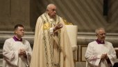 PAPA FRANJA PREDVODIO USKRŠNJE BDENJE: Rimski pontif održao večernju misu u bazilici Svetog Petra