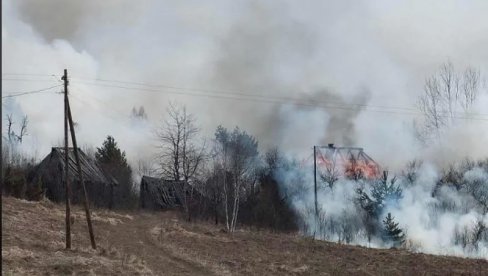 БЕСНЕ ПОЖАРИ НА ПОДРУЧЈУ ПЉЕВАЉСКЕ ОПШТИНЕ: У селу Пандурица изгорели  кућа и помоћни објекат