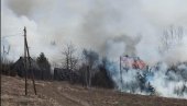 БЕСНЕ ПОЖАРИ НА ПОДРУЧЈУ ПЉЕВАЉСКЕ ОПШТИНЕ: У селу Пандурица изгорели  кућа и помоћни објекат