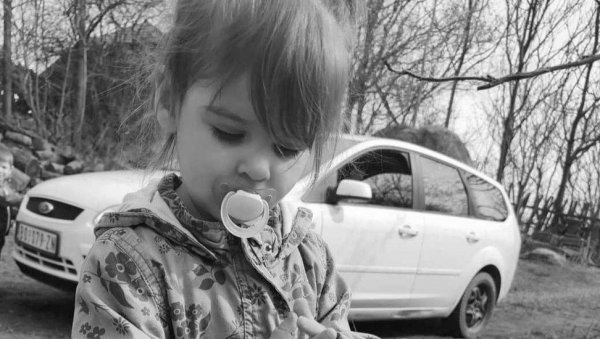 ДАНКА БИ ДАНАС НАПУНИЛА ДВЕ ГОДИНЕ: Тужна судбина девојчице за којом је плакала цела Србија