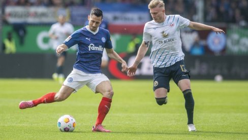 KAKO SA OVSAKVIM NAPADIMA POBEĆI SA DNA TABELE? Ako ništa drugo odbrane su zategnute pa ne očekujte goleadu u derbiju začelja Cvajte