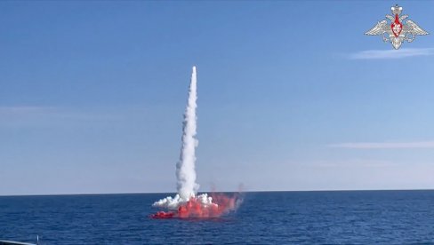 BEŠUMNA I SMRTONOSNA: Ruska podmornica “kazanj” sada lansira projektile i iz morskih dubina (VIDEO)