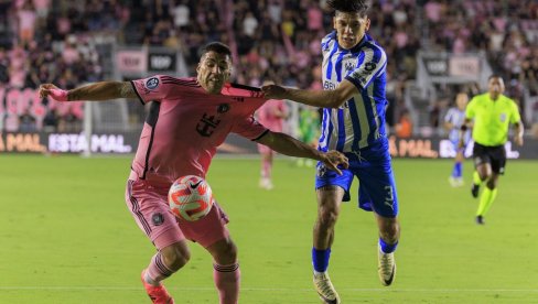 GRIZAO IGRAČE, SADA PLJUJE TRENERA: Luis Suarez rigorozno kažnjen!