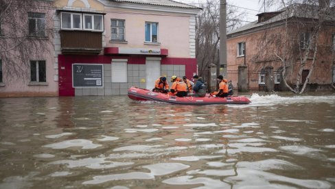 POPLAVE U RUSIJI: Nivo vode u reci Ural kod Orenburga dostigao 1187 centimetara