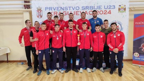 EKIPNI PRVACI SRBIJE: Na prvenstvu države za mlade, rvači Proletera osvojili osam medalja i titulu šampiona (FOTO)