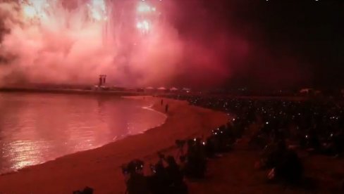SPEKTAKULARAN VATROMET U JAPANU: Pogledajte kako blistavi vatromet osvetljava noćno nego Okinave (VIDEO)