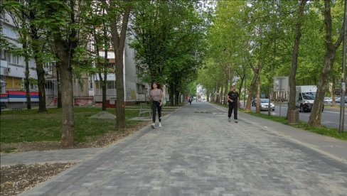 SLEDI UREĐENJE AUTOBUSKIH STAJALIŠTA: Najmnogoljudnije stambeno naselje u Zrenjaninu, Bagljaš, dobilo 1.000 kvadrata novog trotoara (FOTO)