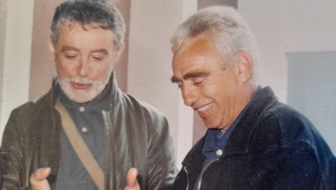 PONOSAN SAM ŠTO MI JE DOBRICA POSVETIO PESMU: LJubiša stihove čuva uramljene, u rukopisu, kraj mnogobrojnih nagrada