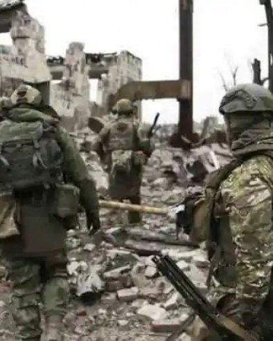 ŽESTOKE BORBE U KRASNOGOROVKI: Ruska vojska pod svoju kontrolu stavila južni deo grada (VIDEO)